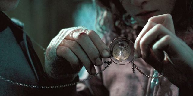 images/news/2023/12/24/harry-potter-most-powerful-magical-items_2.jpg