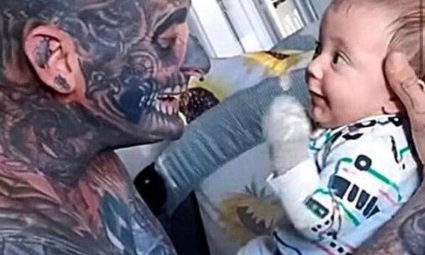 People Criticize a Father with 240 Tattoos but His Wife Clarifies the Situation