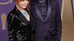 At 69, Reba McEntire wears transparent lace to 2024 ACM Awards, and everyone’s saying the same thing