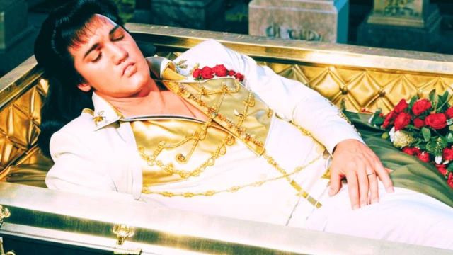 HT4.Elvis Presley Tomb Opened After 50 Years, What They Found SHOCKED The World!