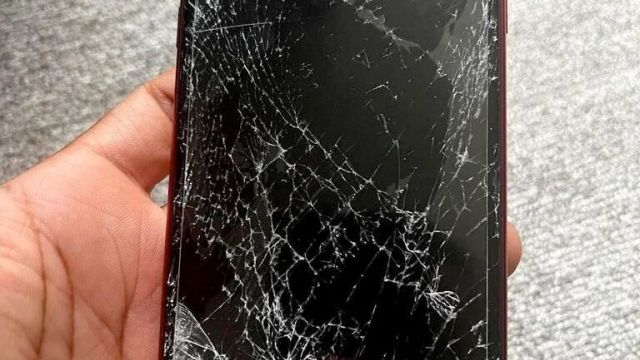 HT4.I Found My Husband’s Other Phone and He Smashed It – His Reason Was Even Worse than Cheating