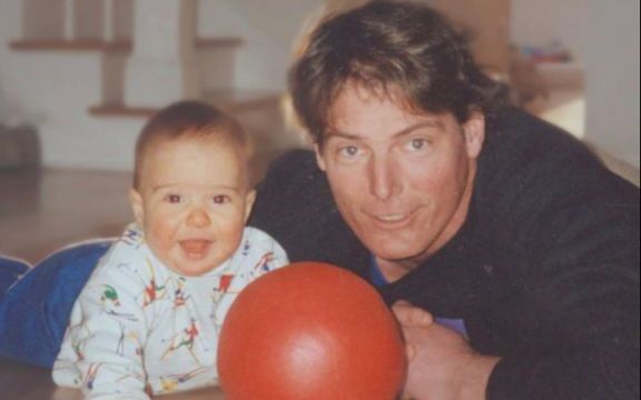 Ht1.Christopher Reeve's widow died from lung cancer 17 months after him, leaving their young son orphaned