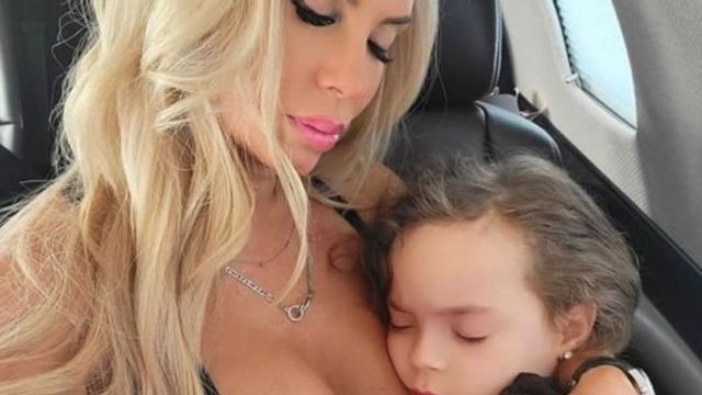 ST1. Real Stories of Celebrity Moms Embracing Extended Breastfeeding