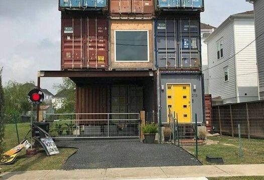 HT4. Man Uses 11 Shipping Containers To Build His 2,500 Square Foot Dream House, And The Inside Looks Amazing