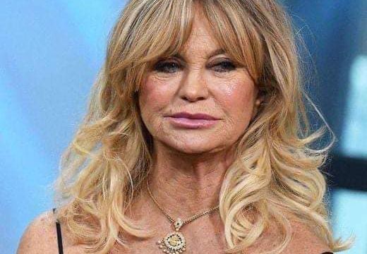 HT1. At 77, Goldie Hawn is aging in reverse thanks to her simple, no-fuss beauty routine