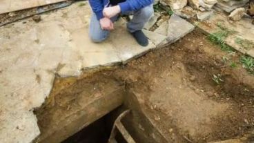 HT4. Uncovering History: Unexpected WWII Air Raid Shelter Found Beneath Man’s Driveway