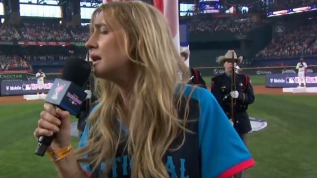 HT1. Ingrid Andress performs unforgettable rendition of the national anthem at MLB Home Run Derby