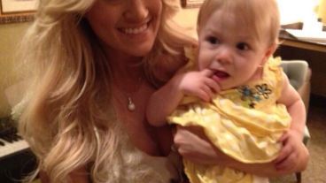 HT1. Carrie Underwood Posts Cute Video of Her 3-Year-Old Son Working Out to an Old Tae Bo Video