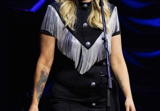 HT1. ‘We Left. As Did LOTS of the Crowd’: Fans Shame Miranda Lambert for Her Behavior at Montana Festival – What Happened?