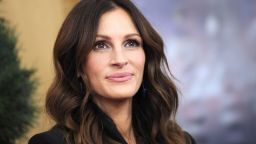 HT1. At 56, Julia Roberts causes stir as she debuts new hairstyle for fans – “not the same person”