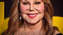 HT1. Fans Say Marlo Thomas ‘Destroyed’ Her Beauty with Surgery: How She Would Look Today Naturally