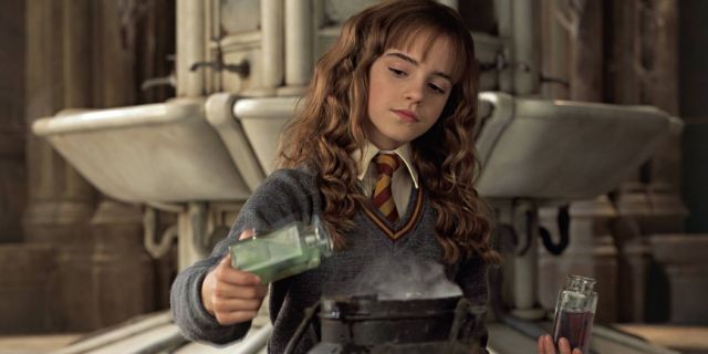 images/news/2024/1/8/harry-potter-best-spells-potions_1.jpg